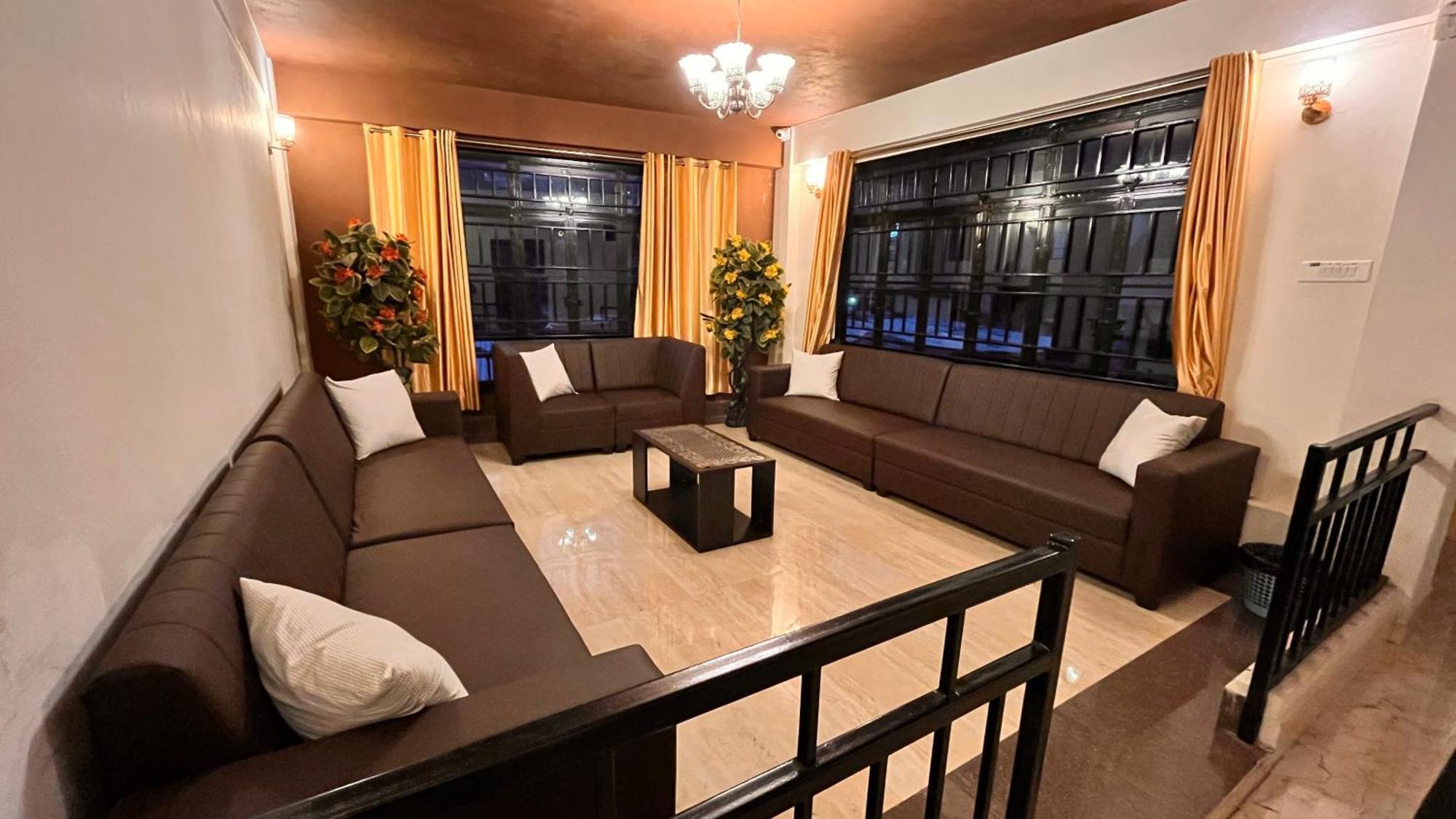 Gracious Lodge Шиллонг Экстерьер фото